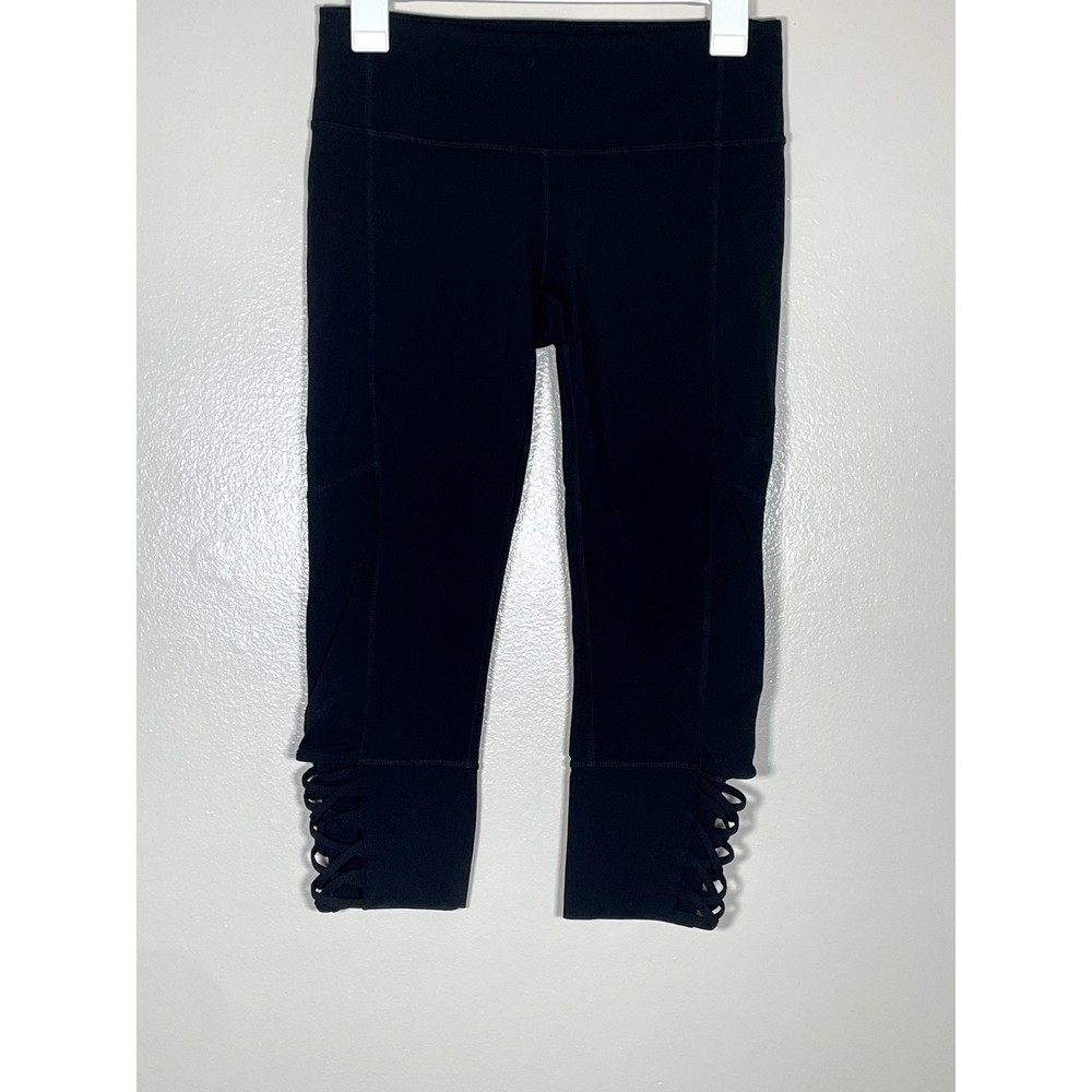 Athleta Leggings Womens Small Black Mind Over Mat Criss Cross Capri Cutout Pants